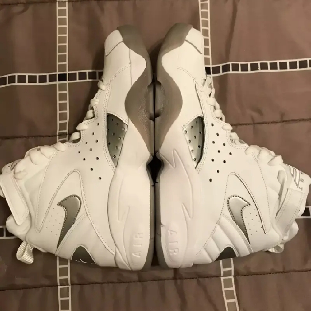 Nike Air Maestro 2 LTD White/Silver Size 10.5 Men
